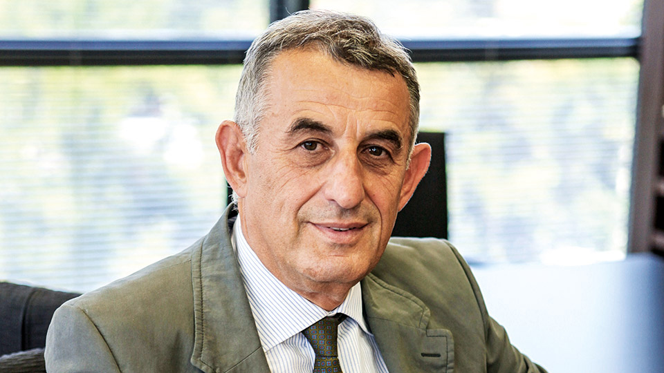 Αποστολίδης